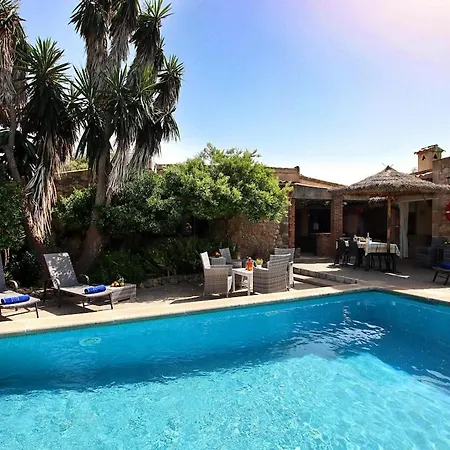 House In Fantastic Location In Countryside By Renthousing *