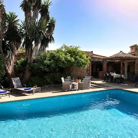 House In Fantastic Location In Countryside By Renthousing