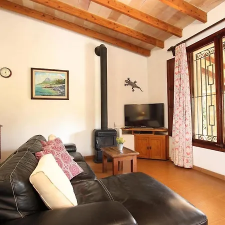 House In Fantastic Location In Countryside By Renthousing