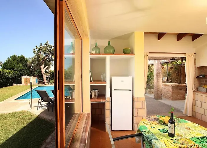 House In Fantastic Location In Countryside By Renthousing