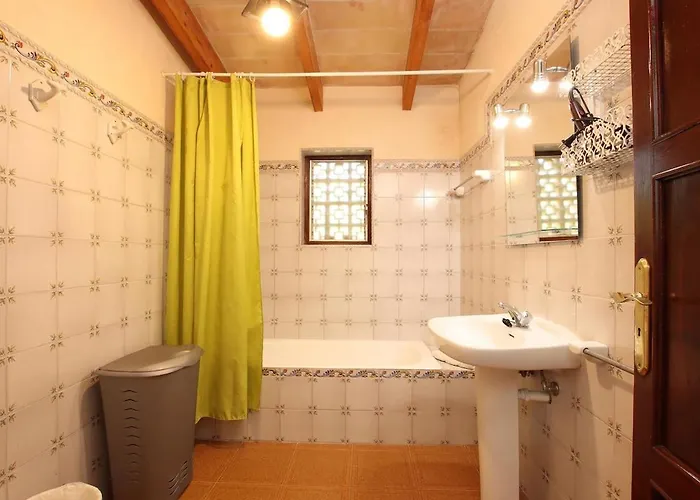 House In Fantastic Location In Countryside By Renthousing *