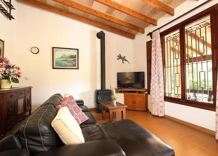 House In Fantastic Location In Countryside By Renthousing